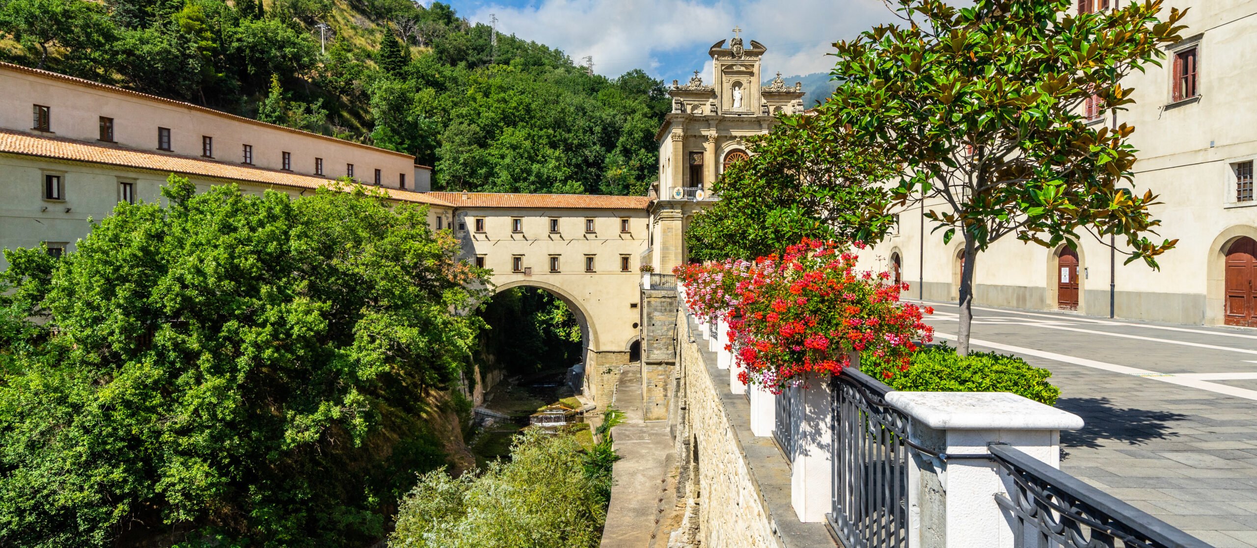 The catholic sanctuary of San Γαλλίαsco di Paola, Calabria, Italy το καθολικό ιερό του san francesco di paola 2026 09 23 11 06 29 utc cr scaled